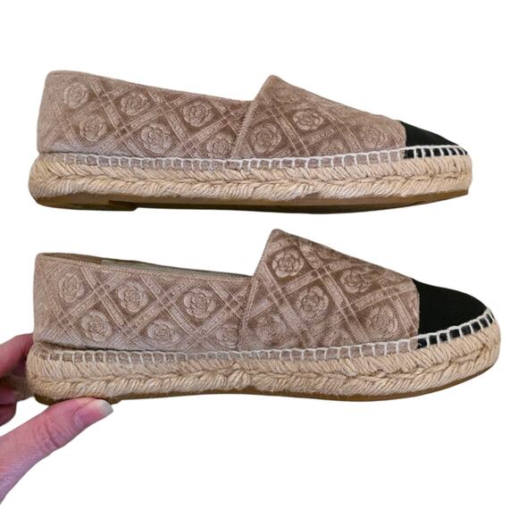 Chanel Beige Black Velvet Camellia CC Cap Toe Espadrilles G29762 IT 38 - Picture 3 of 14